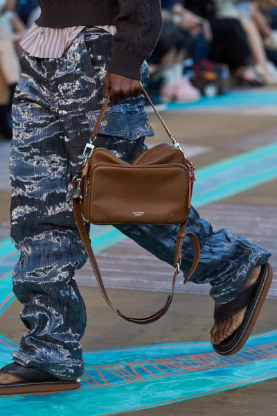 Look 24